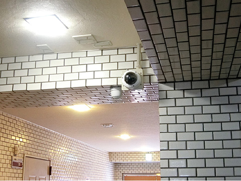 その他共用部　共用部に設置された防犯カメラ