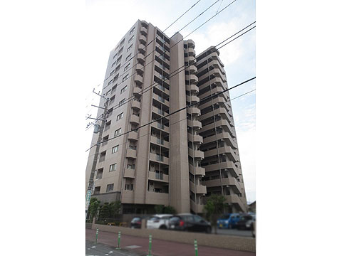 現地外観写真　建物外観（北東側）