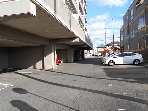 駐車場　駐車場