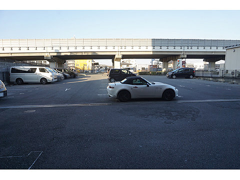 駐車場　敷地内平置き駐車場