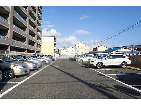 駐車場　駐車場