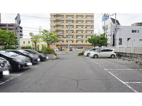 駐車場　駐車場