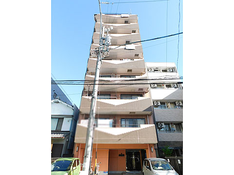 現地外観写真　建物外観（北西側から撮影）