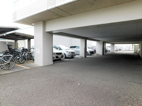 その他共用部　敷地内駐車場