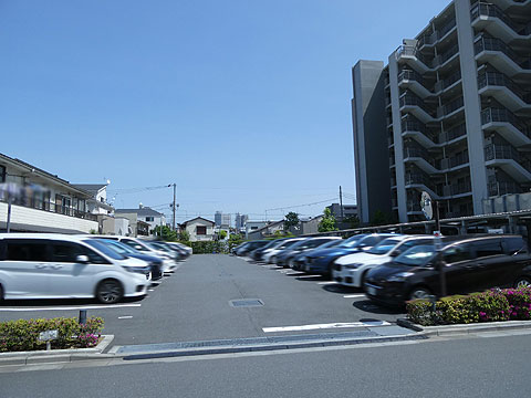 駐車場　駐車場