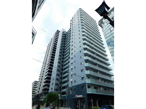 現地外観写真　建物外観（西側）