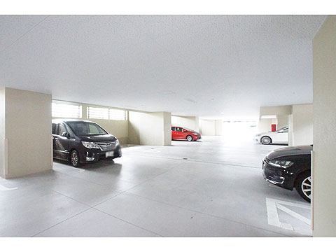 駐車場　平置き駐車場