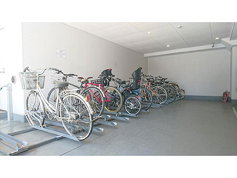 駐車場　自転車置き場