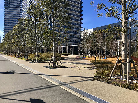 その他共用部　館銘板