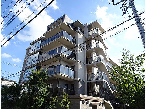 現地外観写真　建物外観３