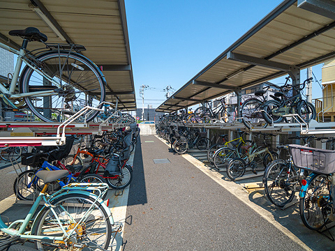 エントランス　館銘板