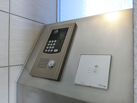 エントランス　