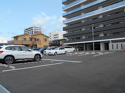 駐車場　駐車場