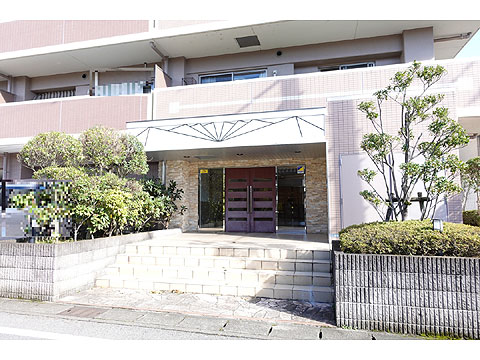 現地外観写真 マンション入口