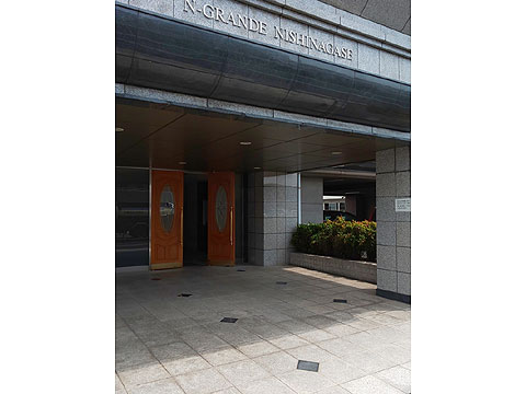 エントランス　エヌ・グランデ西長瀬エントランス