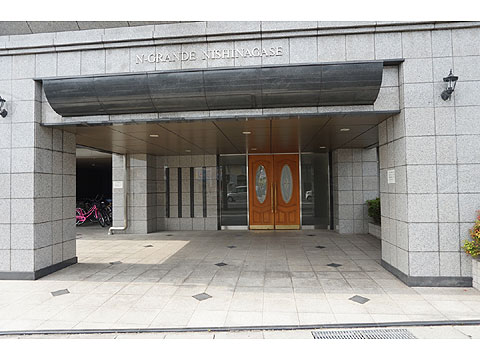 エントランス　エヌグランデ西長瀬エントランス