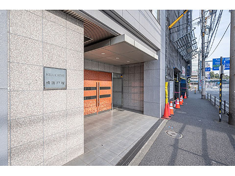 現地外観写真　エントランス１