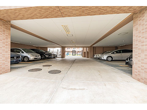 駐車場　駐車場