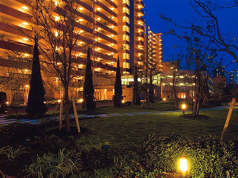 その他共用部 エントランスガーデン(夜景)