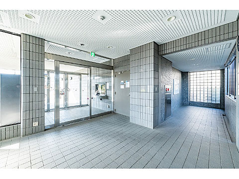 ロビー　●ロビー