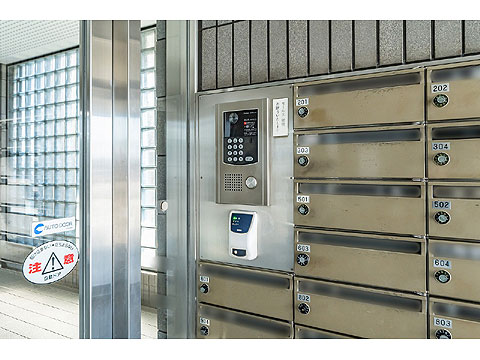 エントランス　●オートロック