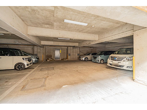 駐車場　地下Ｐ