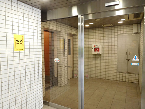 エントランス　【共用】オートロック入口