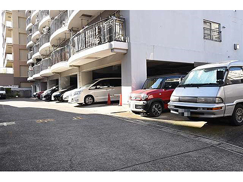 駐車場　駐車場