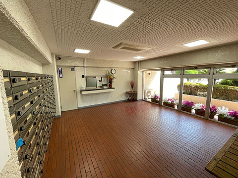 ロビー　管理員室前