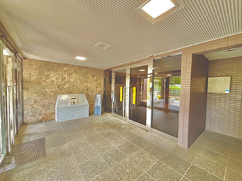 エントランス　風除室