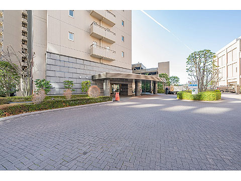 現地外観写真　車寄せ