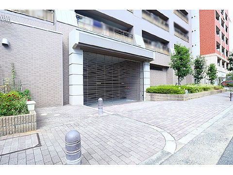 駐車場 駐車場入口(空無月額15000円~17000円)