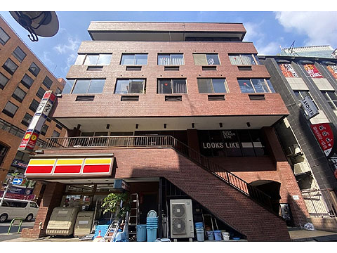 現地外観写真 マンション東側の外観です。