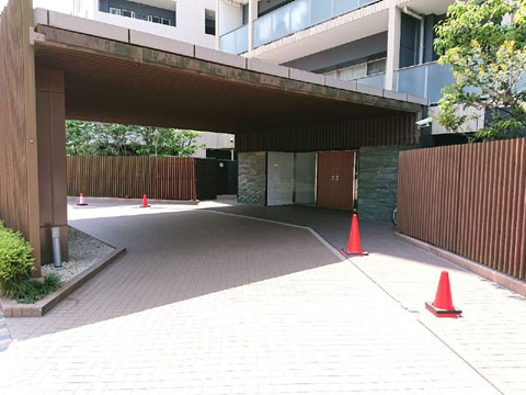 エントランス　