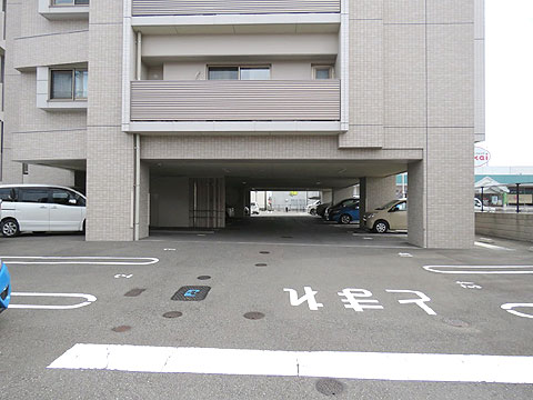 駐車場　駐車場
