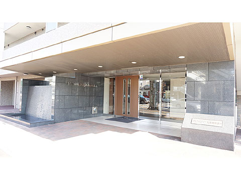 エントランス 水盤のあるエントランス