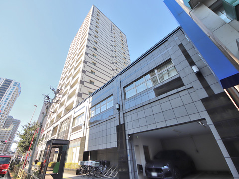 エントランス　マンションのエントランス