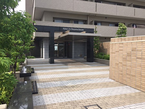 エントランス　アプローチ～エントランス