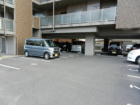 駐車場　駐車場