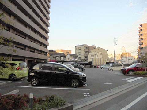 駐車場　敷地内駐車場