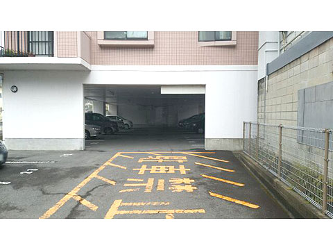 駐車場　駐車場