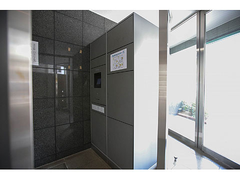 エントランス　宅配ボックス