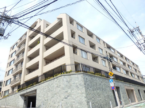 現地外観写真　１０．逆梁工法の外観（東側より）