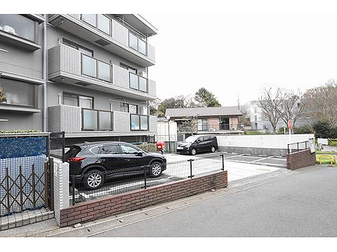 駐車場　駐車場