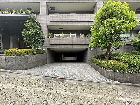 駐車場　車路