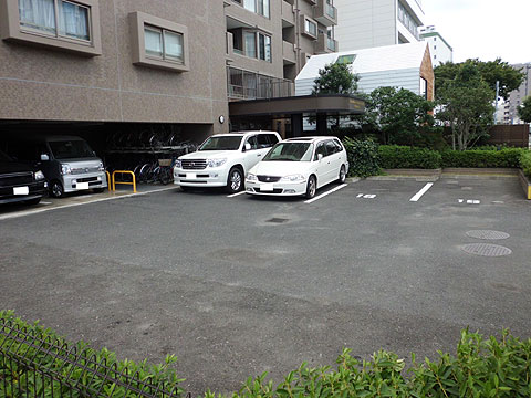 駐車場　駐車場