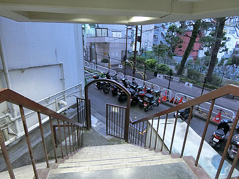 その他共用部　２階、郵便ポスト前にて