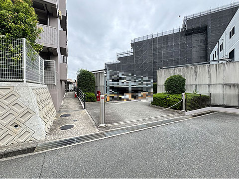 駐車場　チェーンゲート付駐車場（有償）