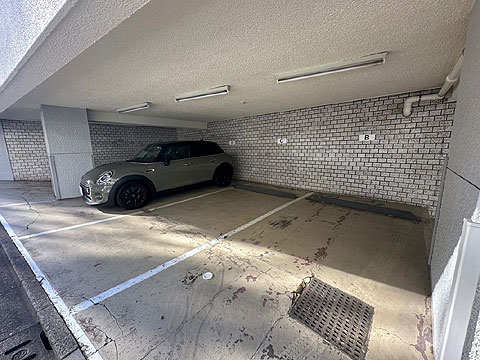 駐車場　駐車場