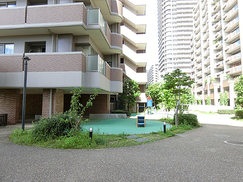 現地外観写真　敷地内外観